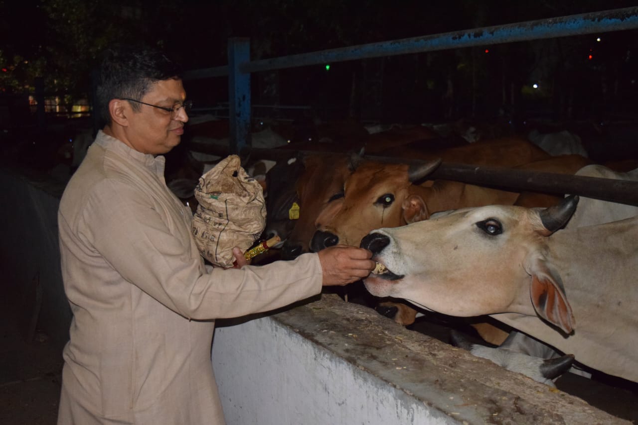 श्री जी गौसदन, नोएडा की स्थापना - संस्थापक